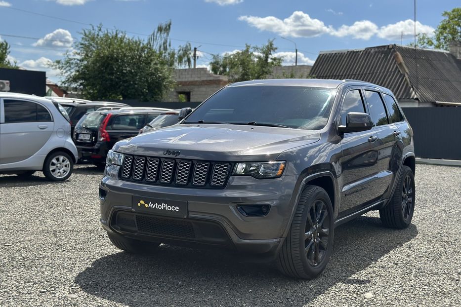 Продам Jeep Grand Cherokee 2018 года в Луцке