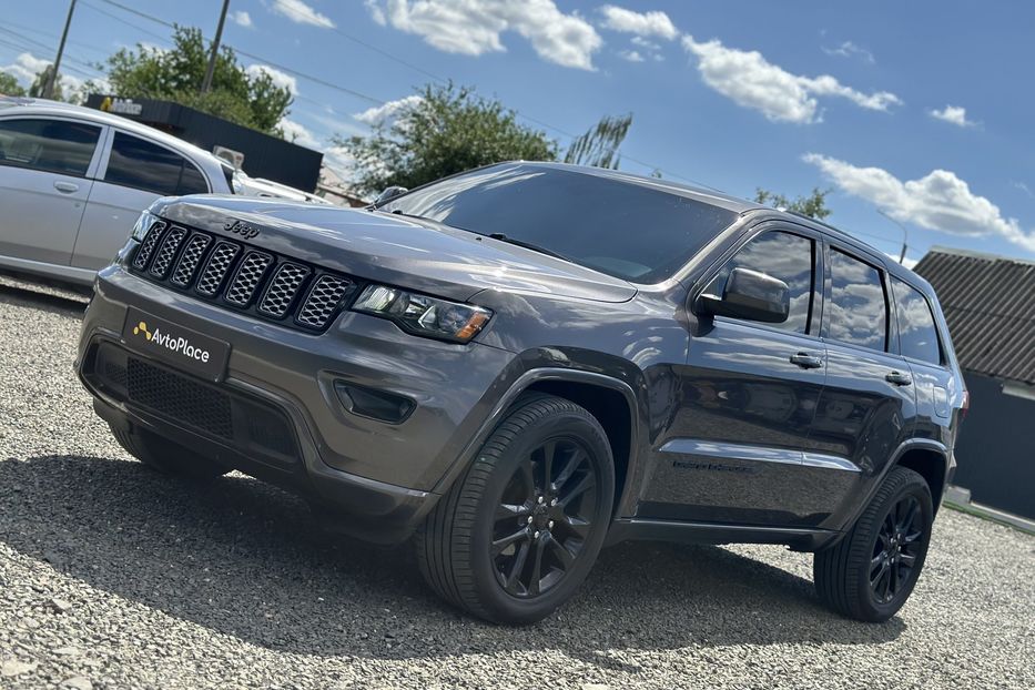 Продам Jeep Grand Cherokee 2018 года в Луцке