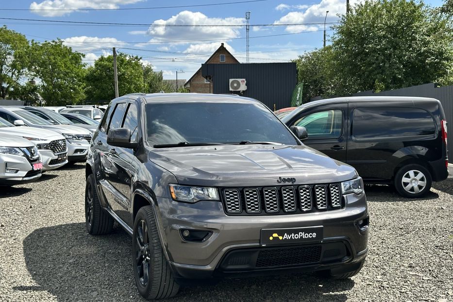 Продам Jeep Grand Cherokee 2018 года в Луцке
