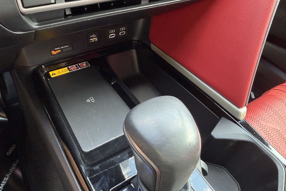 Продам Toyota Camry XSE HEV e-CVT AWD 2024 года в Киеве