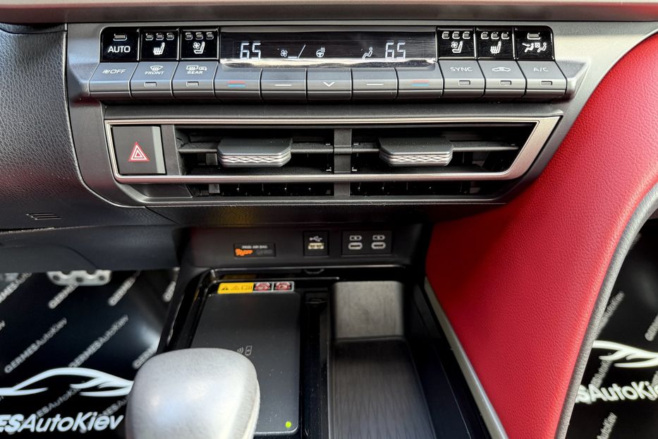Продам Toyota Camry XSE HEV e-CVT AWD 2024 года в Киеве