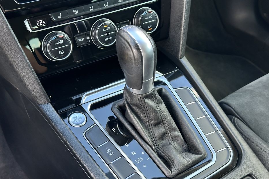 Продам Volkswagen Passat B8 2018 года в Луцке