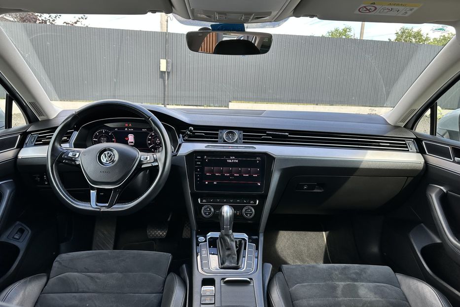 Продам Volkswagen Passat B8 2018 года в Луцке