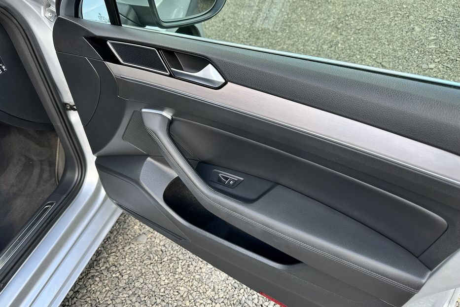 Продам Volkswagen Passat B8 2018 года в Луцке