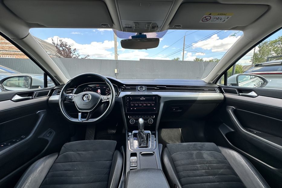 Продам Volkswagen Passat B8 2018 года в Луцке