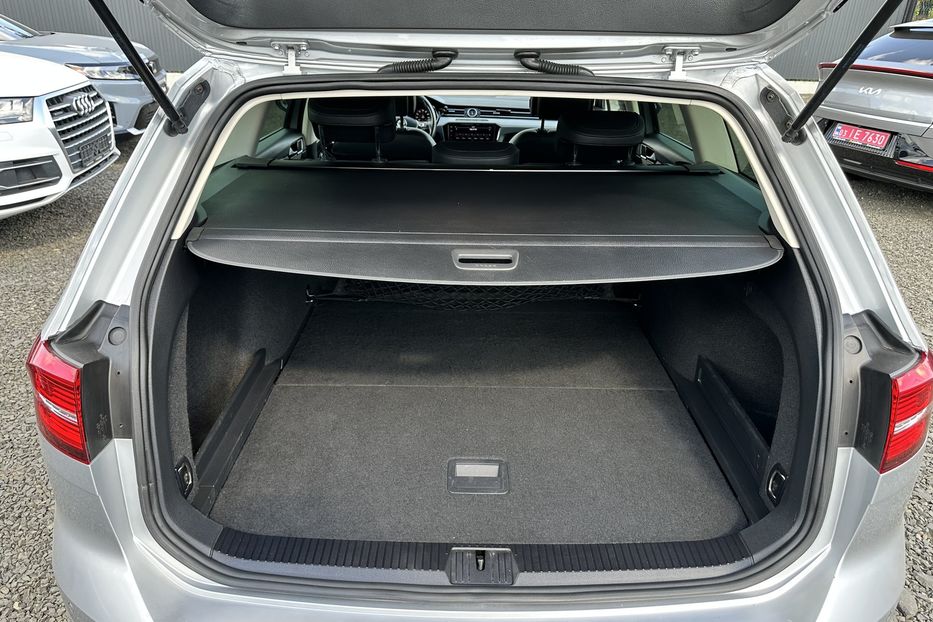 Продам Volkswagen Passat B8 2018 года в Луцке