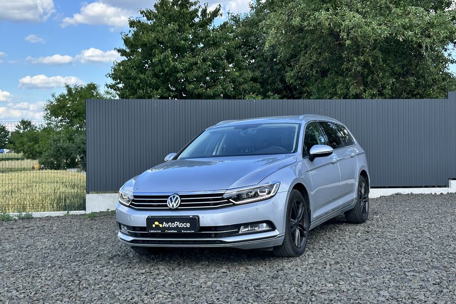 Продам Volkswagen Passat B8 2018 года в Луцке