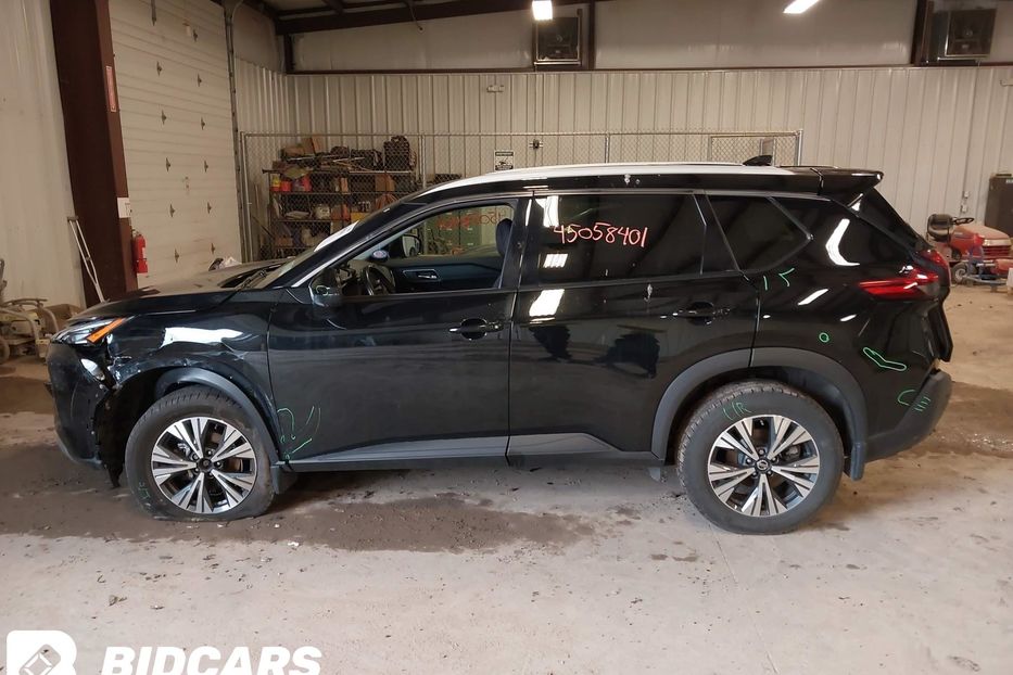 Продам Nissan Rogue Sv Intelligent Awd 2021 года в Львове