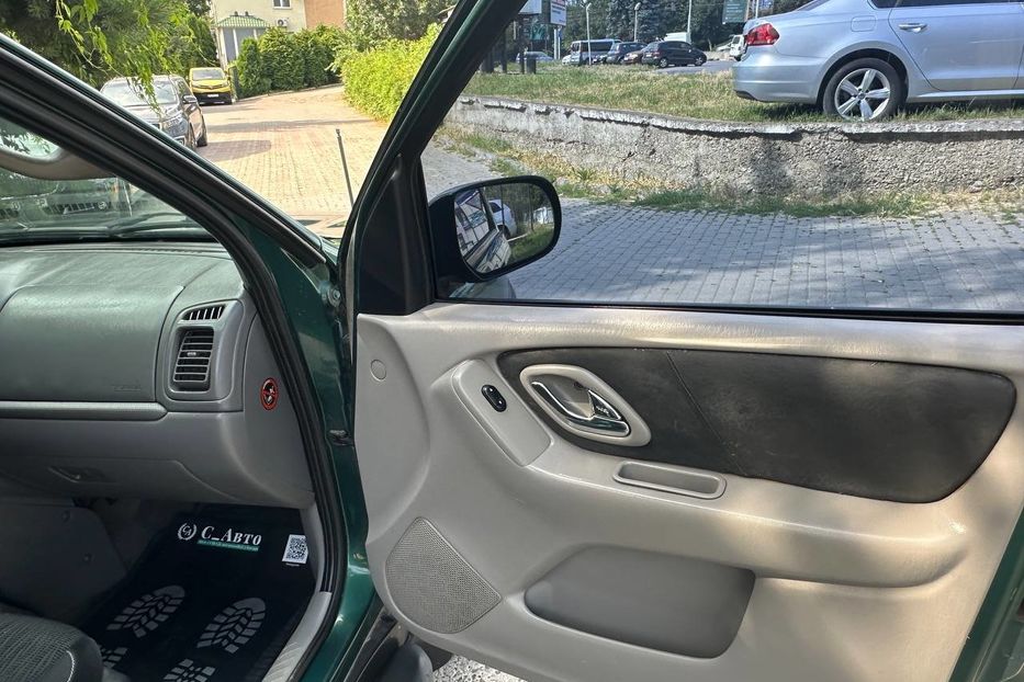 Продам Mazda Tribute 2001 года в Черновцах