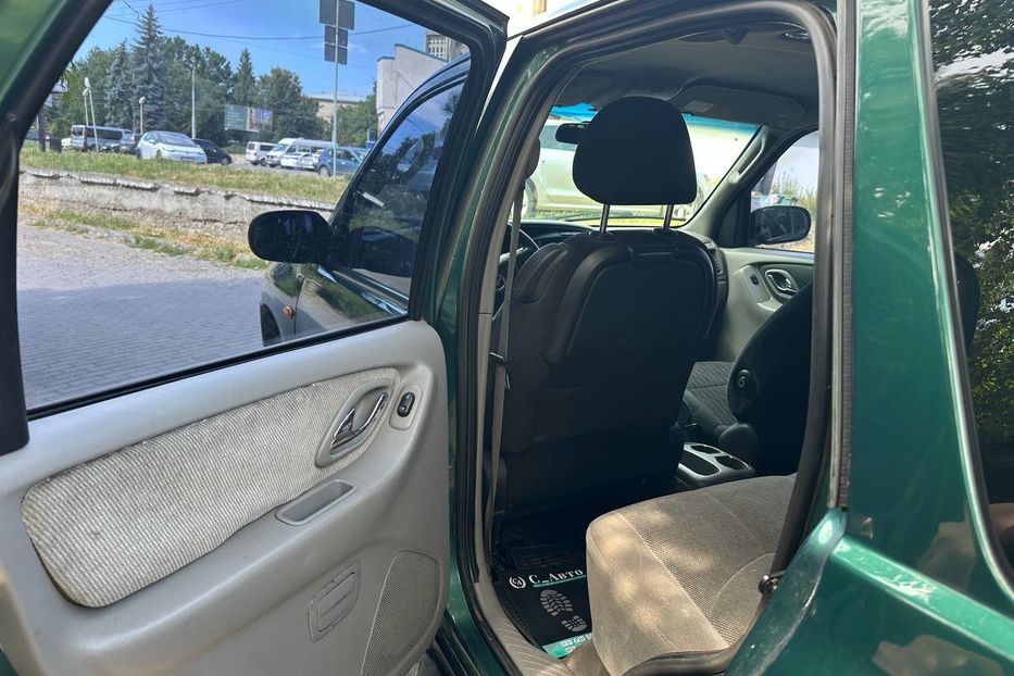 Продам Mazda Tribute 2001 года в Черновцах