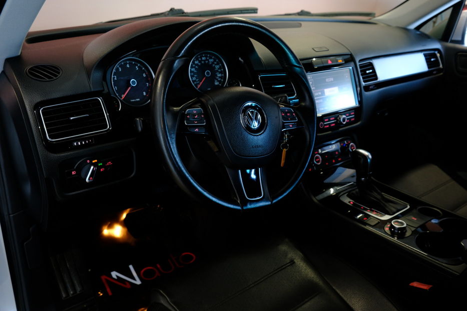 Продам Volkswagen Touareg 2013 года в Одессе