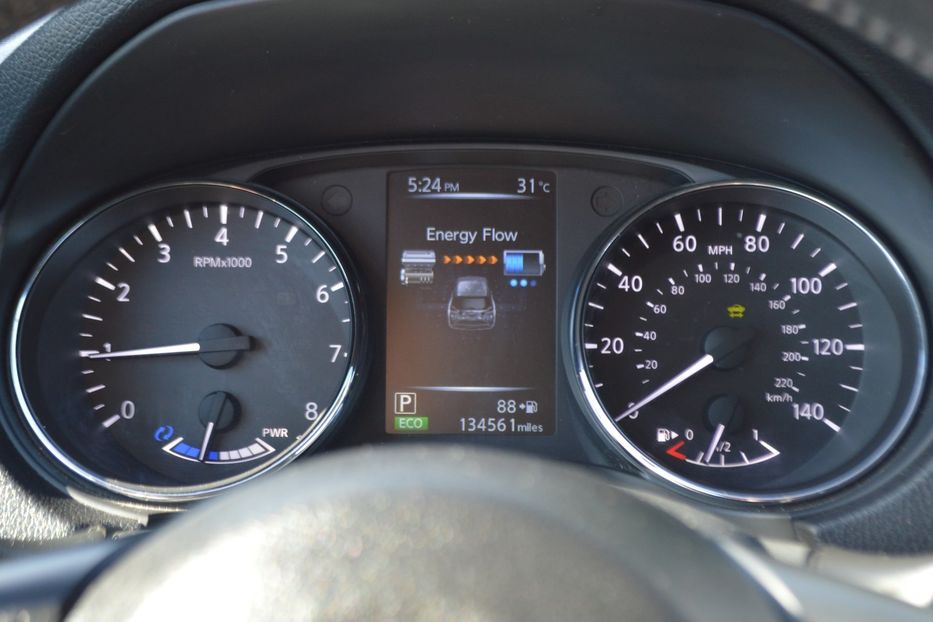 Продам Nissan Rogue Pure drive Hybrid SV 2017 года в Одессе