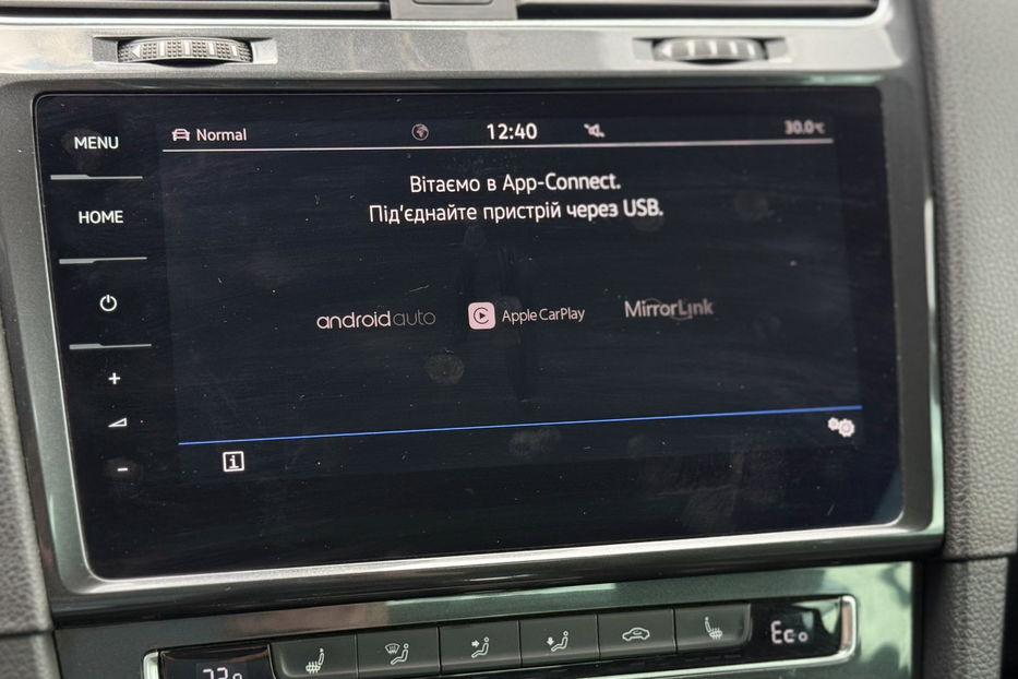 Продам Volkswagen e-Golf 35.8 kWh (136 к.с.) Highline 2018 года в Киеве