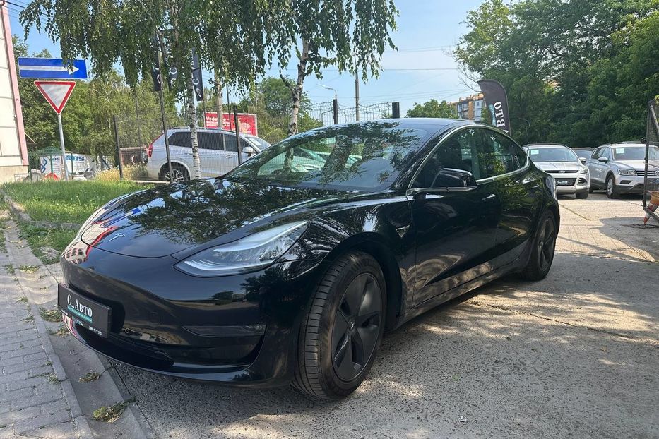 Продам Tesla Model 3 2019 года в Черновцах