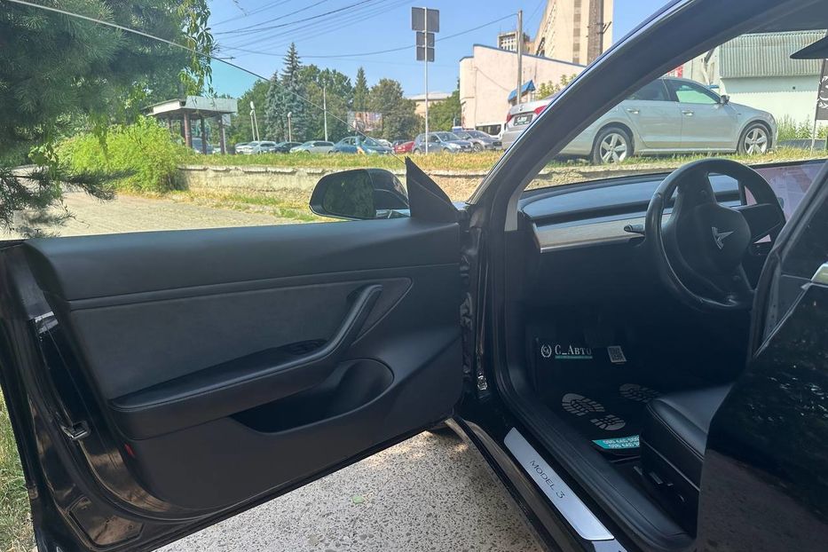 Продам Tesla Model 3 2019 года в Черновцах