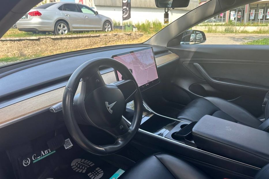 Продам Tesla Model 3 2019 года в Черновцах