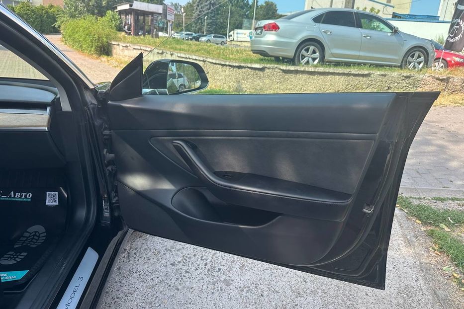 Продам Tesla Model 3 2019 года в Черновцах