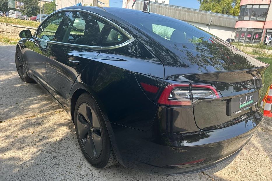 Продам Tesla Model 3 2019 года в Черновцах