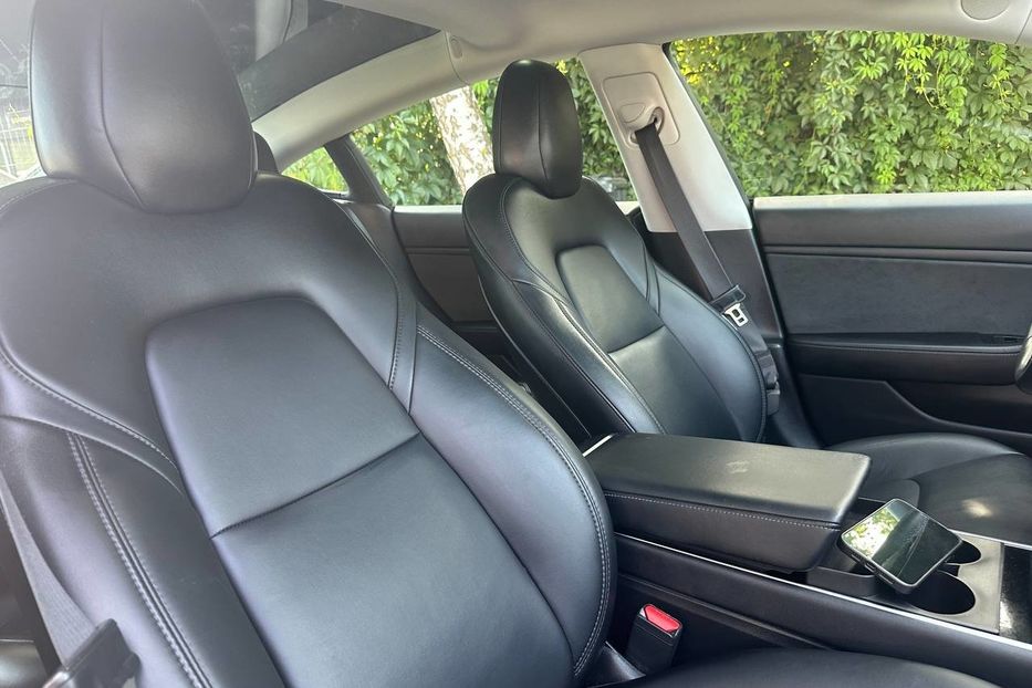 Продам Tesla Model 3 2019 года в Черновцах