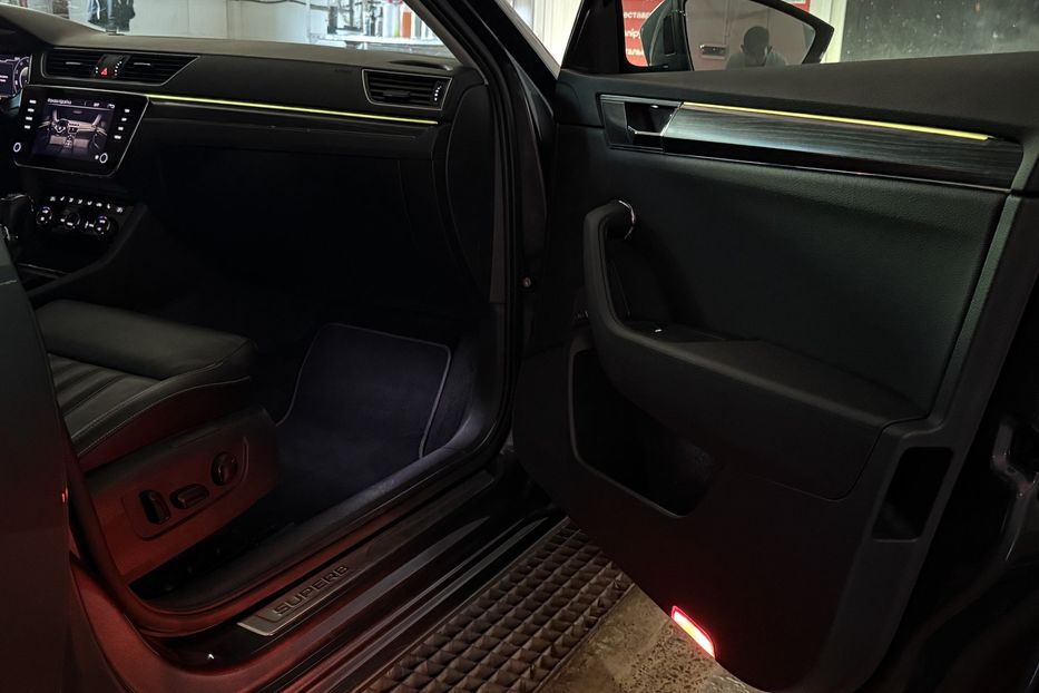Продам Skoda Superb 2.0 TDI 150 к.с ШКІРА FULL LED 2021 года в Львове