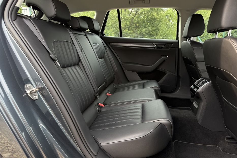 Продам Skoda Superb 2.0 TDI 150 к.с ШКІРА FULL LED 2021 года в Львове