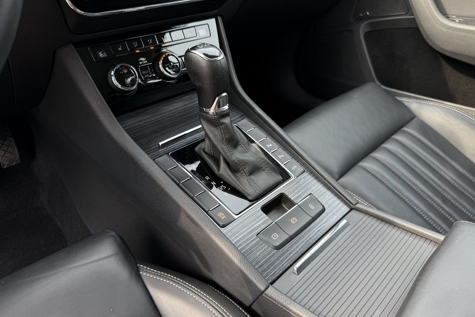 Продам Skoda Superb 2.0 TDI 150 к.с ШКІРА FULL LED 2021 года в Львове