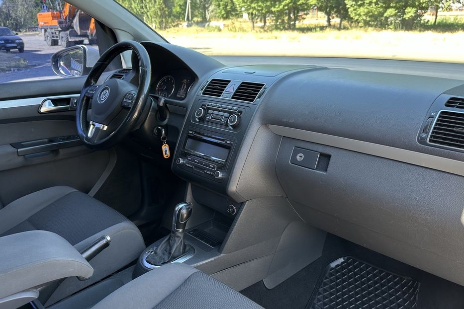 Продам Volkswagen Touran 2011 года в Николаеве