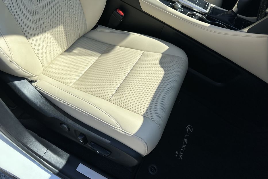 Продам Lexus RX 300 Executive+ 2021 года в Киеве
