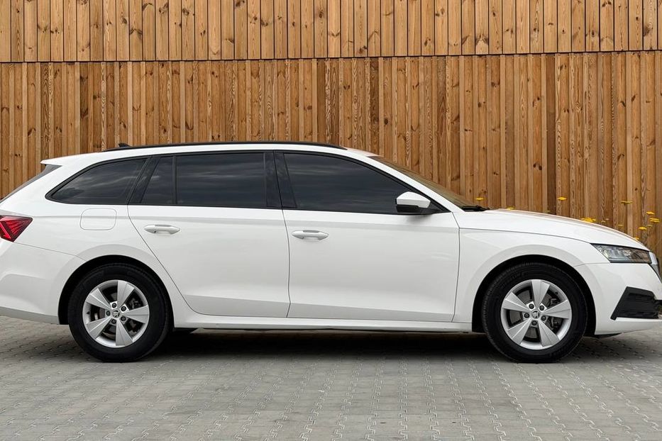 Продам Skoda Octavia A8 4X4 LED НЕ МАЛЬОВАНА 2022 года в Львове