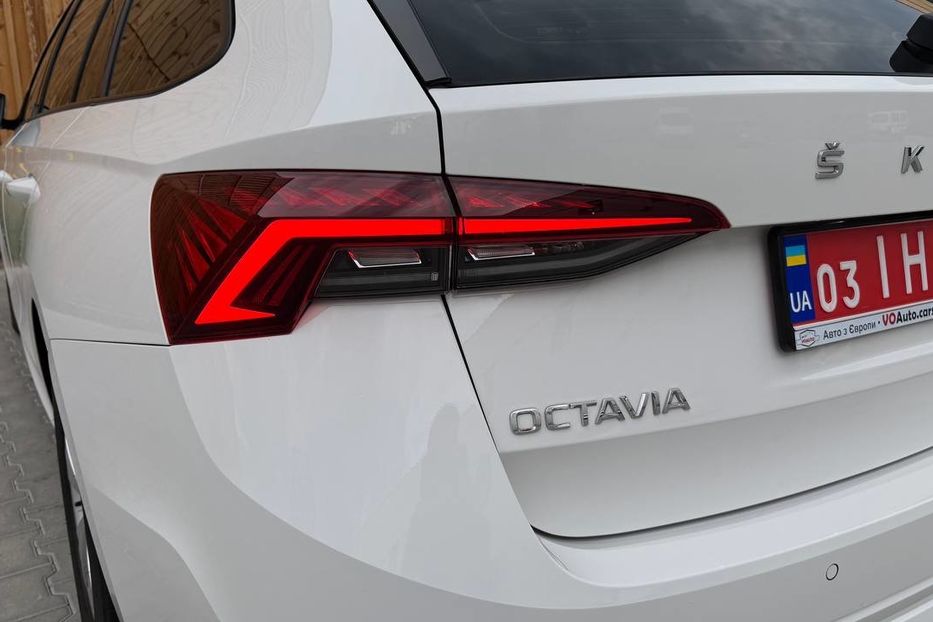 Продам Skoda Octavia A8 4X4 LED НЕ МАЛЬОВАНА 2022 года в Львове