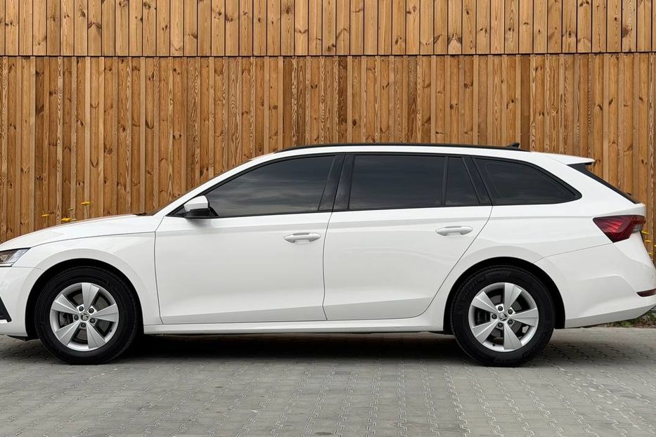 Продам Skoda Octavia A8 4X4 LED НЕ МАЛЬОВАНА 2022 года в Львове