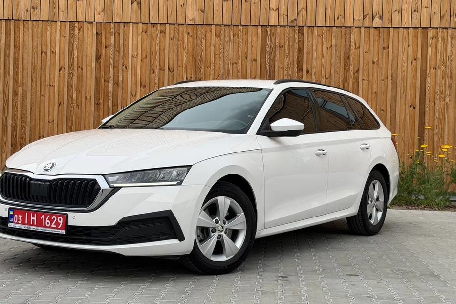 Продам Skoda Octavia A8 4X4 LED НЕ МАЛЬОВАНА 2022 года в Львове
