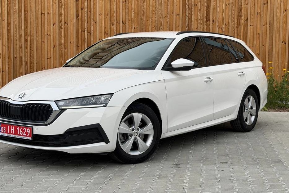 Продам Skoda Octavia A8 4X4 LED НЕ МАЛЬОВАНА 2022 года в Львове