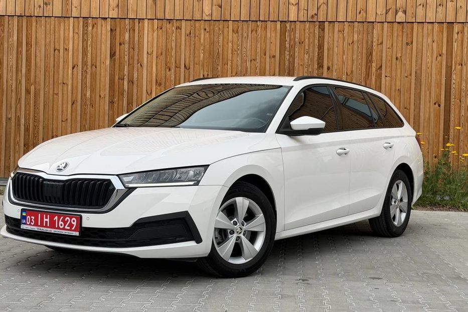 Продам Skoda Octavia A8 4X4 LED НЕ МАЛЬОВАНА 2022 года в Львове
