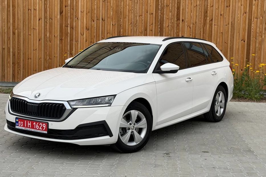 Продам Skoda Octavia A8 4X4 LED НЕ МАЛЬОВАНА 2022 года в Львове