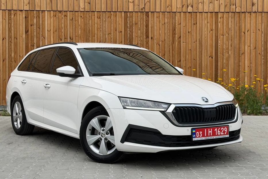 Продам Skoda Octavia A8 4X4 LED НЕ МАЛЬОВАНА 2022 года в Львове