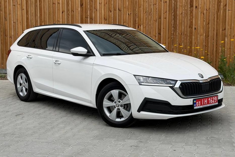 Продам Skoda Octavia A8 4X4 LED НЕ МАЛЬОВАНА 2022 года в Львове