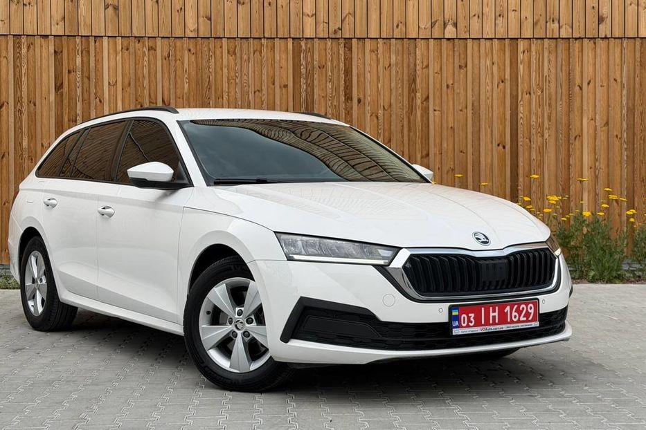 Продам Skoda Octavia A8 4X4 LED НЕ МАЛЬОВАНА 2022 года в Львове