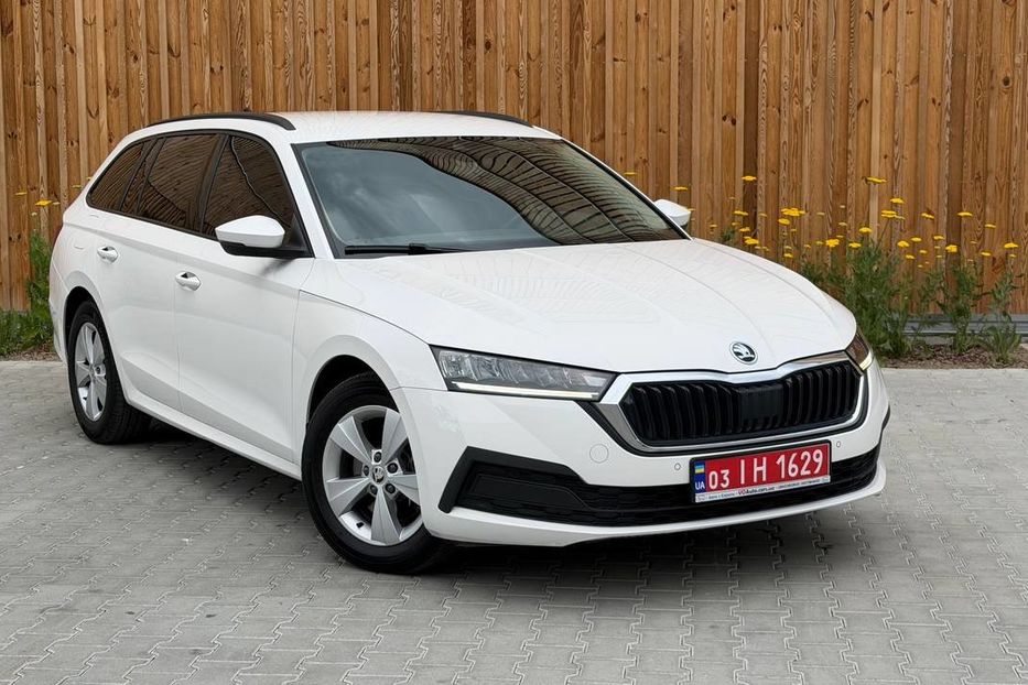 Продам Skoda Octavia A8 4X4 LED НЕ МАЛЬОВАНА 2022 года в Львове