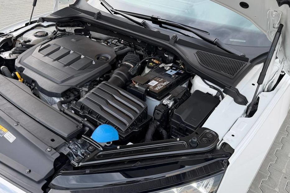 Продам Skoda Octavia A8 4X4 LED НЕ МАЛЬОВАНА 2022 года в Львове