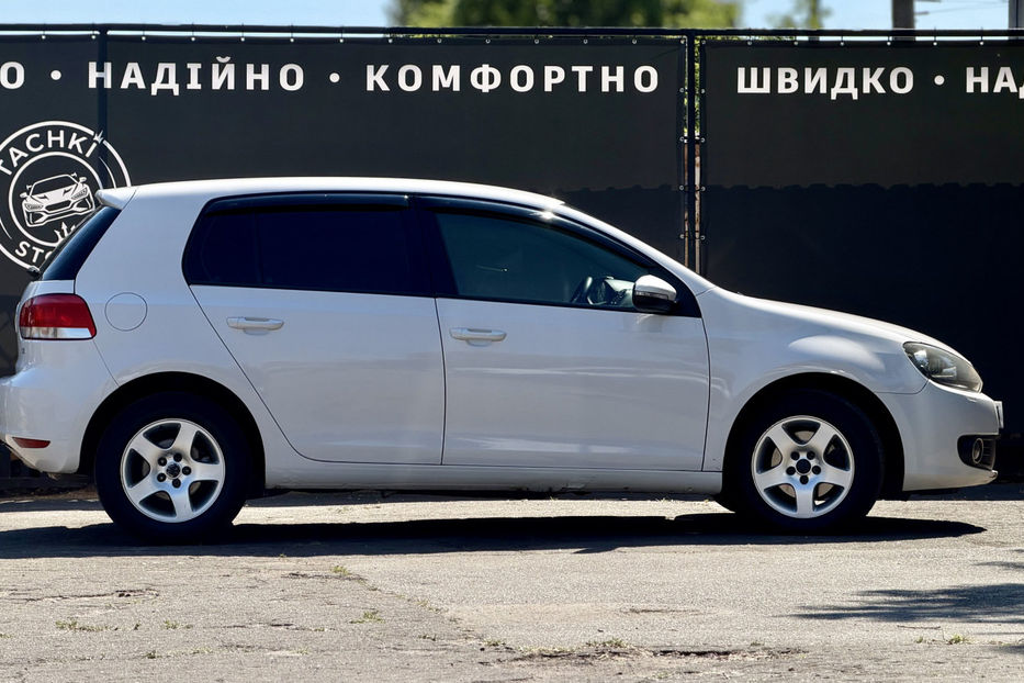 Продам Volkswagen Golf  VI 1.6 DSG (102 к.с.) 2010 года в Киеве