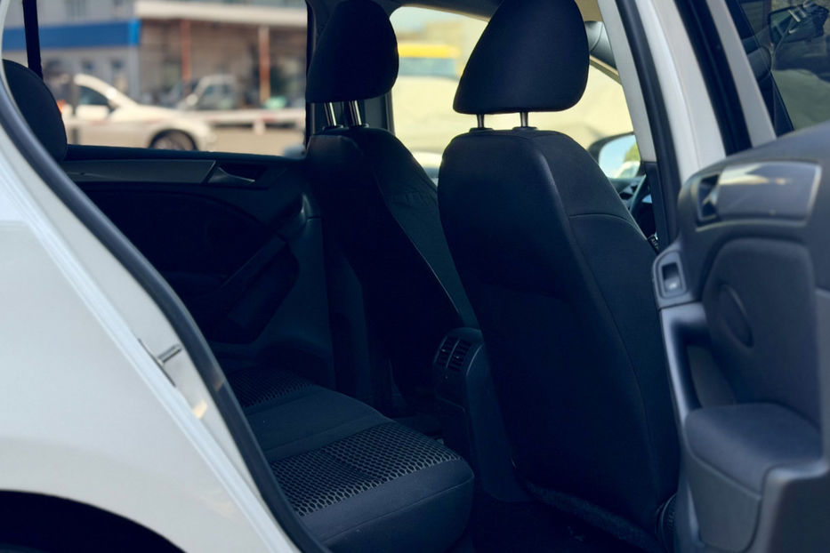Продам Volkswagen Golf  VI 1.6 DSG (102 к.с.) 2010 года в Киеве