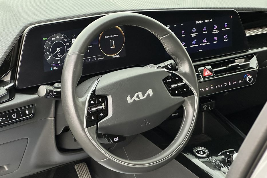 Продам Kia Niro 2023 года в Луцке