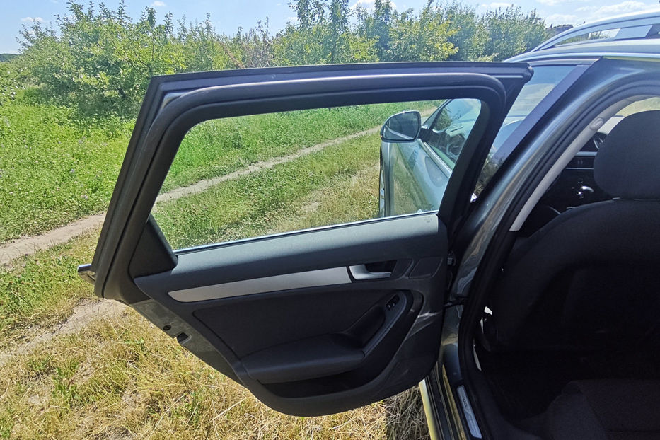 Продам Audi A4 Allroad 2.0 TFSI AT (211 к.с.) Quattro 2011 года в Киеве
