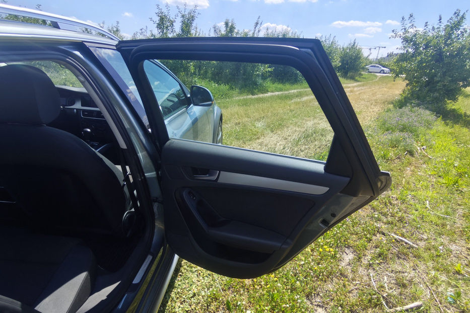 Продам Audi A4 Allroad 2.0 TFSI AT (211 к.с.) Quattro 2011 года в Киеве