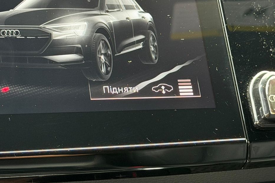Продам Audi E-Tron 2019 года в Киеве