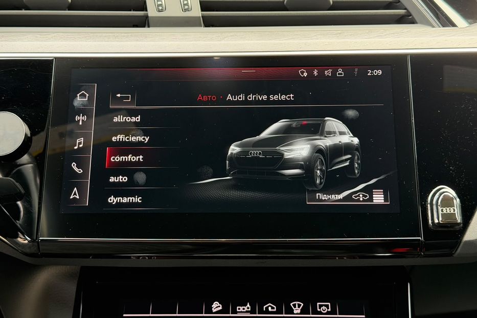 Продам Audi E-Tron 2019 года в Киеве