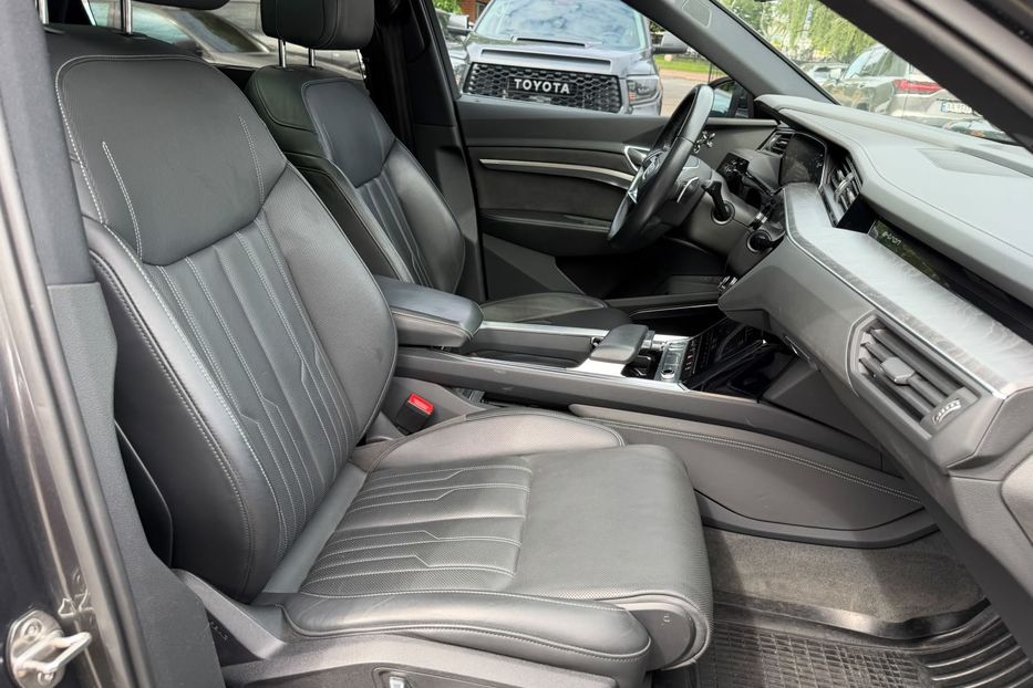 Продам Audi E-Tron 2019 года в Киеве