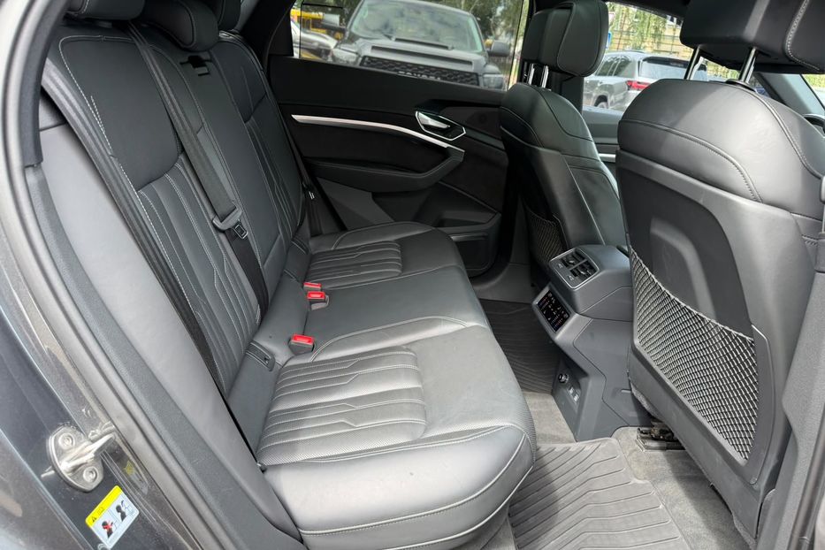 Продам Audi E-Tron 2019 года в Киеве