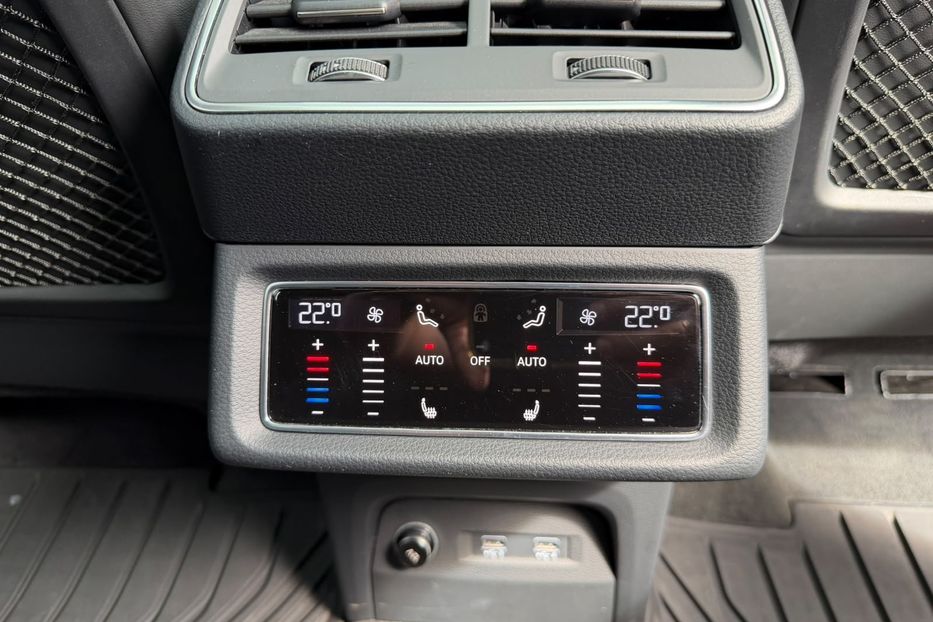Продам Audi E-Tron 2019 года в Киеве